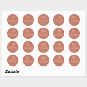Modern monogram terracotta bruin retour adres ronde sticker (Vel)