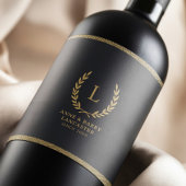 Modern Monogram Zwart & Goud Familienaam Trouwen Wijn Etiket