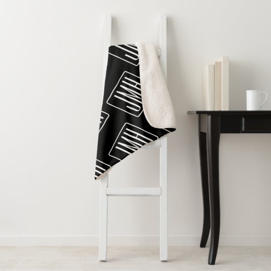 Modern monogrammatisch patroon | Zwart & Wit Sherpa Deken (In situ)