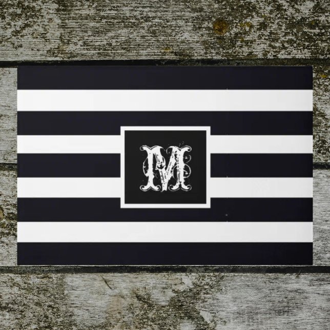 Modern Monogrammed Initiaal Elegant Black White Deurmat (A classic, modern front doormat. Monogrammed initial on an elegant black & white striped background )