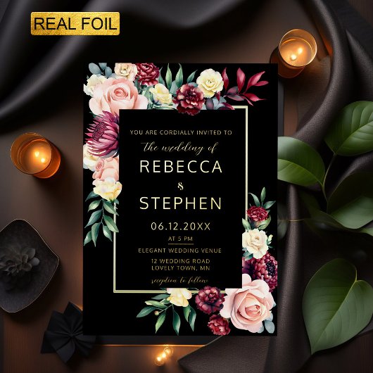 Modern Moody Donker Bourgondië Bloemen Goud Bruilo Folie Uitnodiging