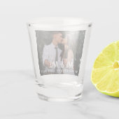 Modern Mr & Mrs Custom Photo Pas getrouwd Wedding Shot Glas (Achterkant)