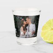 Modern Mr & Mrs Custom Photo Pas getrouwd Wedding Shot Glas (Voorkant)