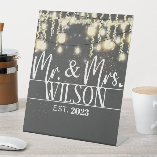 Modern Mr & Mrs. Vast Lights Wedding Reclamebord Met Voetstuk (Insitu)
