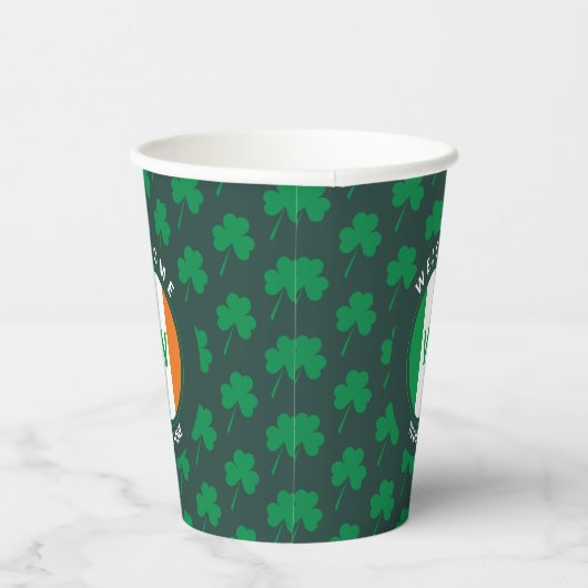 Modern Name Monogram Irish Flag Shamrock Papieren Bekers (Rechts)