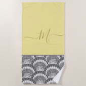 Modern Nautical Yellow Grey Seashell Elegant Strandlaken (Voorkant)