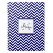 Modern Navy Blue Chevron Pattern met monogram Notitieboek (Voorkant)