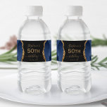 Modern Navy Blue Gold Agaat Dark 50th Birthday Waterfles Etiket<br><div class="desc">Dit moderne 50e verjaardagsontwerp heeft een marineblauwe waterverf agaat en een gouden faux glitter rand aan de linker- en rechterkant. Personaliseer het met de naam van de eregast in een elegant goudkleurig handschrift over een grote "50e" op een off-zwarte achtergrond,  met de onderstaande datum.</div>