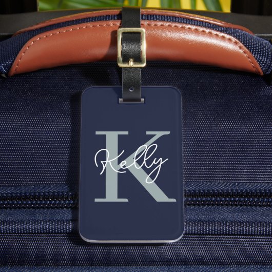 Modern Navy Blue Monogram script Bagagelabel (Voorkant Insitu 2)
