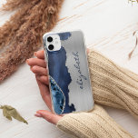 Modern Navy Blue Silver Agate Metallic Case-Mate iPhone Case<br><div class="desc">Dit trendy ontwerp is voorzien van een blauw marineschema met blauw waterverf en is voorzien van een zilveren faux glitter op een zilveren faux-achtergrond van geborstelde metalen folie. Personaliseer het met jouw naam of monogram in marvy blue handschrift-stijl manuscript.</div>