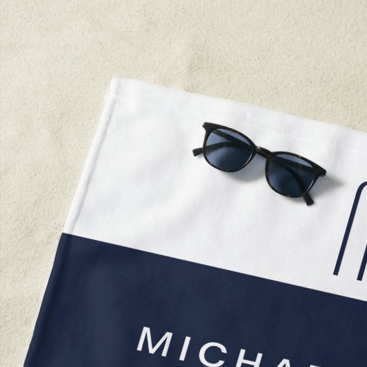 Modern Navy Blue Stripes Monogram Strandlaken (In situ)