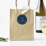 Modern Navy Blue Stylish Wedding Envelope Seal Ronde Sticker<br><div class="desc">Op zoek naar een stijlvolle en klassieke manier om je trouwuitnodigingen af te sluiten? Kijk niet verder dan onze moderne stickers voor de blauwe bruiloft van de marine. Dit elegante ontwerp is perfect voor een minimalistische of elegante bruiloft. Onze ronde stickers zijn gemaakt van kleefpapier van hoge kwaliteit dat stevig...</div>