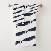 Modern Navy Blue Whales Bad Handdoek (Insitu)