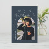 Modern Navy Silver Arch Afstuderen Kaart (Staand voorkant)