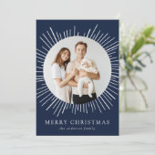 Modern Navy Sunburst Vrolijk Kerstfeest 2 Foto Feestdagenkaart (Staand voorkant)