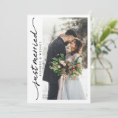 Modern net getrouwd Pas getrouwd foto eerste kerst Feestdagenkaart (Staand voorkant)