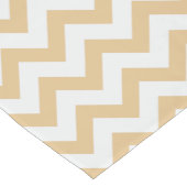 Modern neutraal goud- en wit chevron-patroon korte tafelloper (Hoek)
