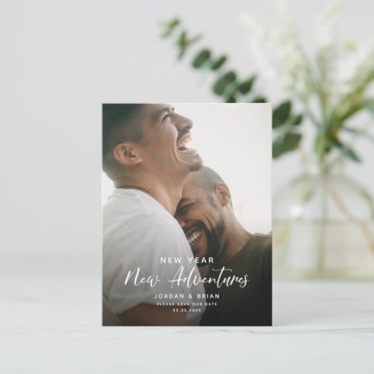 Modern nieuwjaar Verloving | Adventures Script Fun Aankondigingskaart (Staand voorkant)