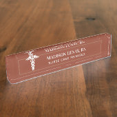 Modern Nurse Manager Medical Caduceus Terracotta Naambordje (Zijkant)