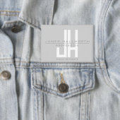 Modern ogend zakelijk monogram | Grey Button (Insitu)