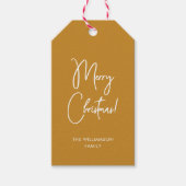 Modern Oker kalligrafie Script Vrolijk Kerstfeest Cadeaulabel (Voorkant)