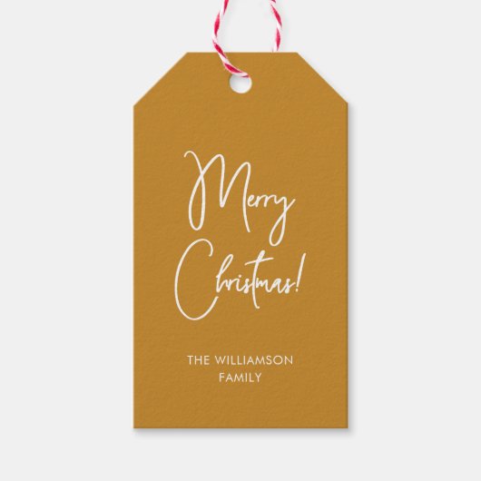 Modern Oker kalligrafie Script Vrolijk Kerstfeest Cadeaulabel (Voorkant)