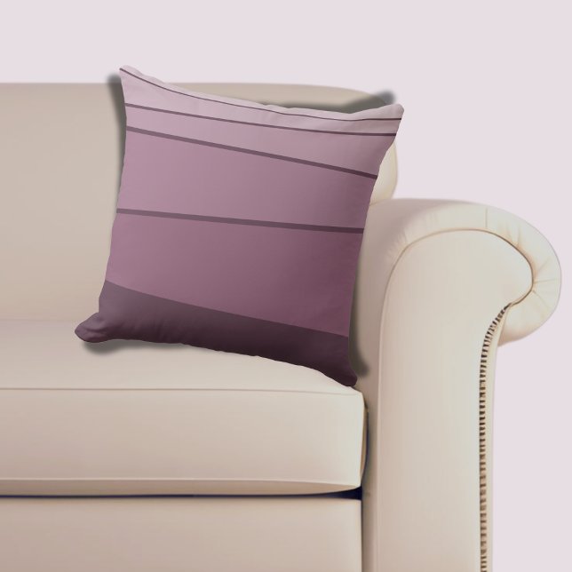 Modern Onregelmatige Gestreepte Tinten van Aubergi Kussen (Modern Irregular Striped Shades of Eggplant Purple Throw Pillow)