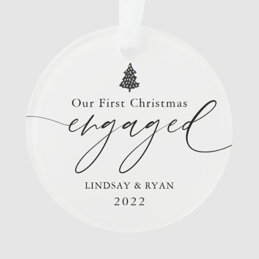 Modern Ons Eerste Kerstmis Verloving Foto Ornament (voorkant)