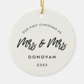 Modern Onze eerste kerst lesbische paar foto Keramisch Ornament (Voorkant)