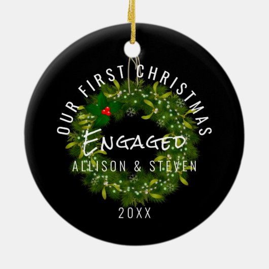 Modern onze eerste kerst met Greenery Wreath Keramisch Ornament (Achterkant)