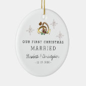 Modern Onze Eerste Kerstmis Getrouwd Foto Keramisch Ornament (Rechts)
