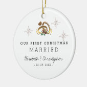 Modern Onze Eerste Kerstmis Getrouwd Foto Keramisch Ornament (Links)