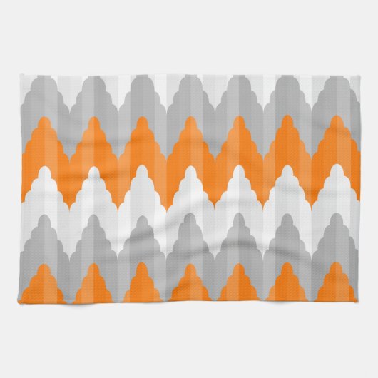 Modern Oranje en grijs Chevron striped pattern Theedoek (Horizontaal)