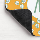 Modern Oranje en wit lederen monogram Muismat (Hoek)