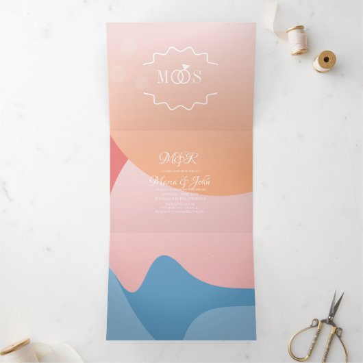 Modern Organic Sunset Water Ocean Wedding Drieluik Uitnodiging (Binnen)