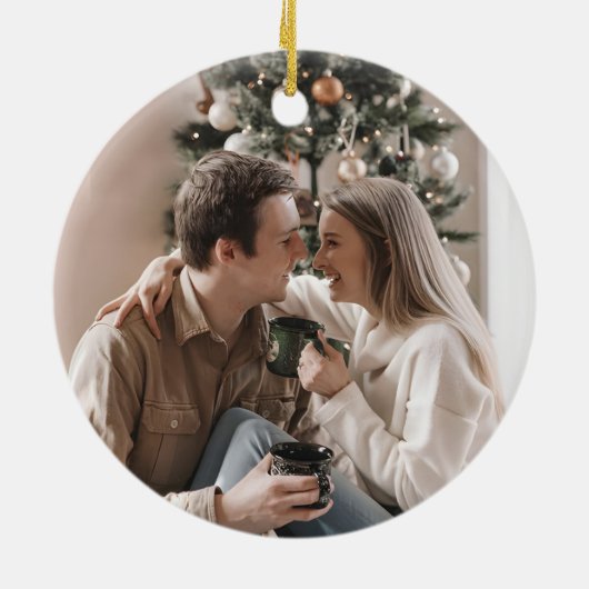 Modern Our First Christmas Engaged Photo Keramisch Ornament (Achterkant)