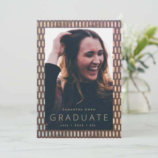 Modern Oval Border Photo Afstudeerder Aankondiging (Staand voorkant)