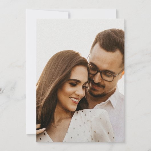 Modern Paar Foto Beige Geen Ouders Bruiloft Kaart (Achterkant)