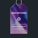Modern Paars Blue Star Bar Mitzvah Hebrew Cadeaulabel<br><div class="desc">Mooie religieuze Joodse Bar Mitswa voorkeur tags. Modern maar elegant waterverf ontwerp in marineblauw, paarse kleuren. White Star of David in het midden van de moderne scriptletters. "Hij is geroepen tot de Torah als een Bar Mitswa." Prefect voor 13 jarige zoon, jongen. Eenvoudig te bewerken - voeg gewoon uw informatie...</div>