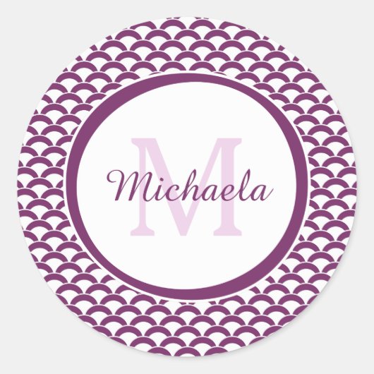Modern Paars en White Scallops Monogram en Naam Ronde Sticker (Voorkant)