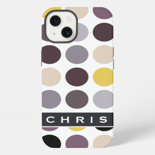 Modern paars geel polka stippen patroon monogram iPhone 13 hoesje