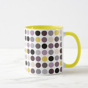 Modern paars geel polka stippen patroon monogram mok