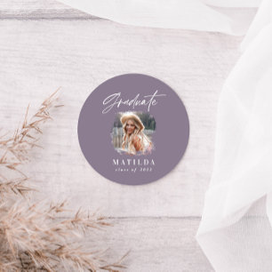 Modern paars script foto elegant afstuderen ronde sticker