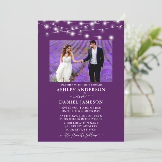 Modern Paars String Lights Photo Wedding Kaart (Staand voorkant)
