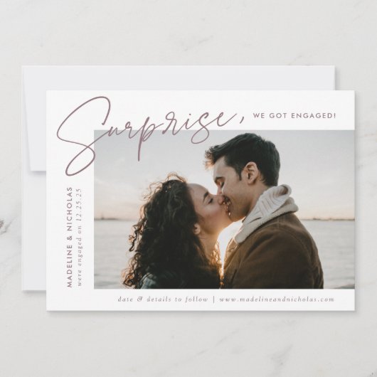 Modern Paarse Script Surprise Photo Verloving Aankondiging (Voorkant)