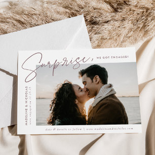Modern Paarse Script Surprise Photo Verloving Aankondiging