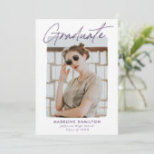 Modern Paarse Signature Script Photo Afstuderen Aankondiging (Staand voorkant)