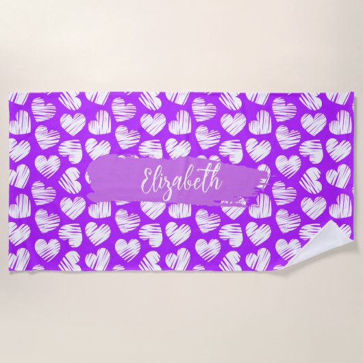 Modern Paarse Witte Doodled Hart Valentijn Naam Strandlaken (Voorkant)