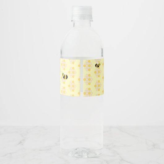 Modern Pastel geel Bumble Bee Custom Baby shower Waterfles Etiket (Achterkant)