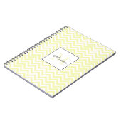 Modern Pastel Yellow Chevron Pattern Monogram Notitieboek (Linkerzijde)